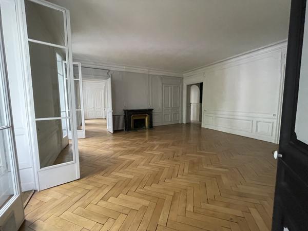 Appartement · Location Lyon (69006) 6 pièces · 273m²