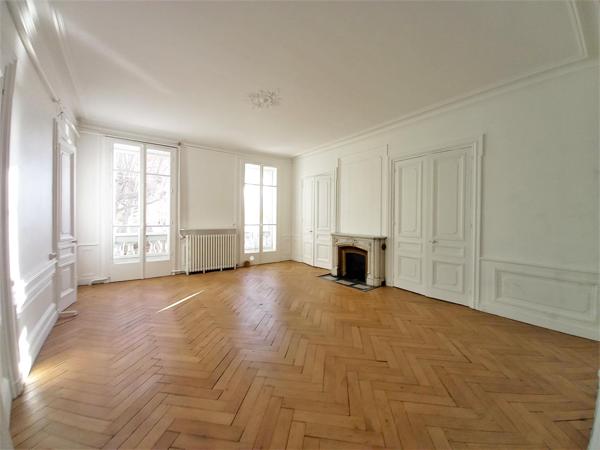 Appartement · Location Lyon (69006) 6 pièces · 273m²