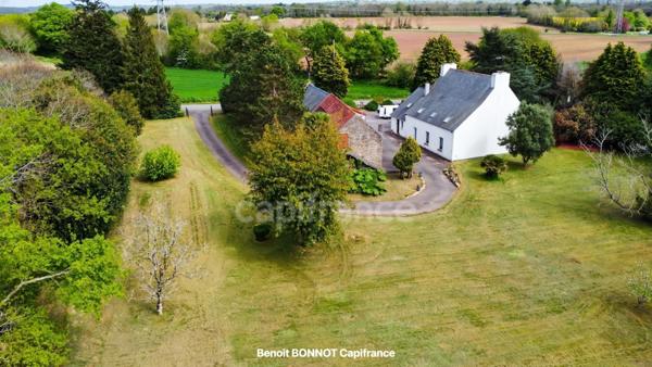 CONCARNEAU – PROPRIÉTÉ DE CARACTÈRE À FORT POTENTIEL – 245 m² – 7 CHAMBRES – 1 HECTARE – DÉPENDANCE
