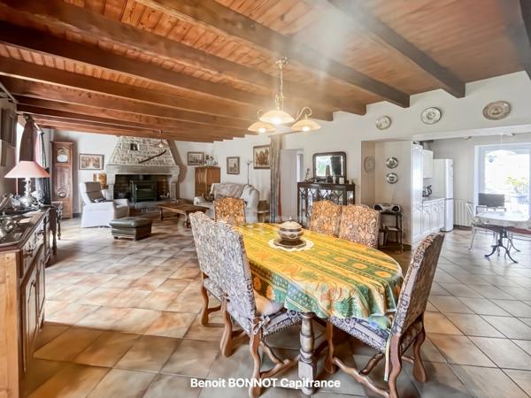 CONCARNEAU – PROPRIÉTÉ DE CARACTÈRE À FORT POTENTIEL – 245 m² – 7 CHAMBRES – 1 HECTARE – DÉPENDANCE