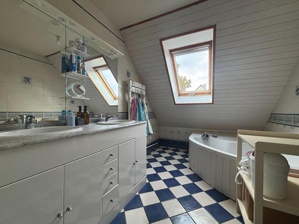 Maison de 163m², 5 chambres à Nuillé Sur Vicoin