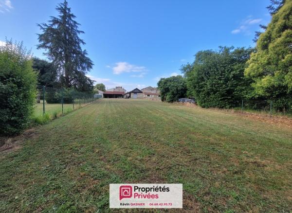 SOYAUX (16800) : Terrain constructible de 700m2