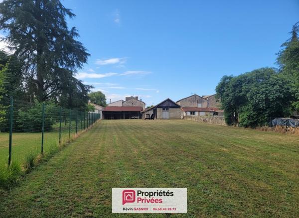 SOYAUX (16800) : Terrain constructible de 700m2