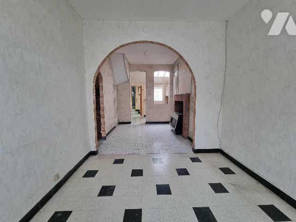 AMIENS - AMIENOISE - 75 M² - 2 CHAMBRES + 1 BUREAU - COUR ET GARAGE