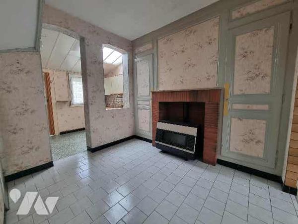 AMIENS - AMIENOISE - 75 M² - 2 CHAMBRES + 1 BUREAU - COUR ET GARAGE