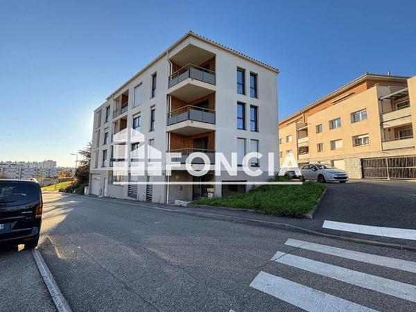 Location Appartement 2 pièces 44.7 m² - 32 RUE GENERAL BROSSET Rillieux-la-pape 69140