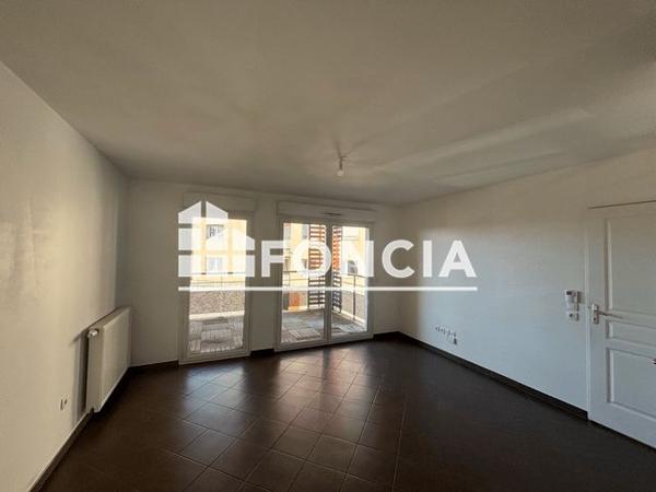 Location Appartement 2 pièces 44.7 m² - 32 RUE GENERAL BROSSET Rillieux-la-pape 69140