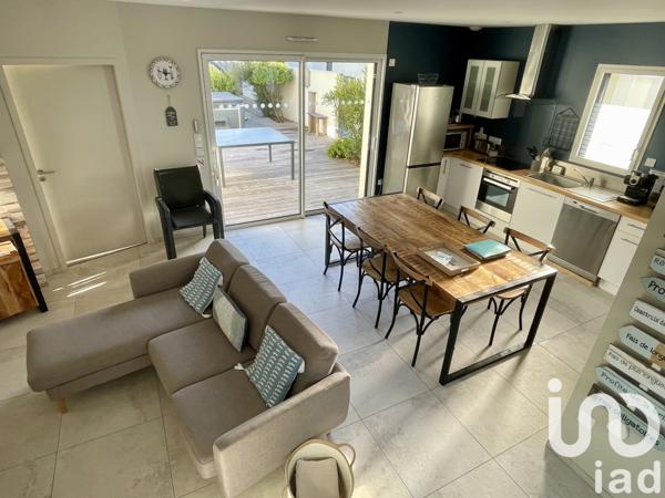 Maison à vendre 10 pièces 203 m² Saint-Gilles-Croix-de-Vie