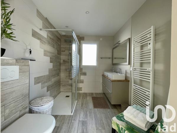 Maison à vendre 10 pièces 203 m² Saint-Gilles-Croix-de-Vie