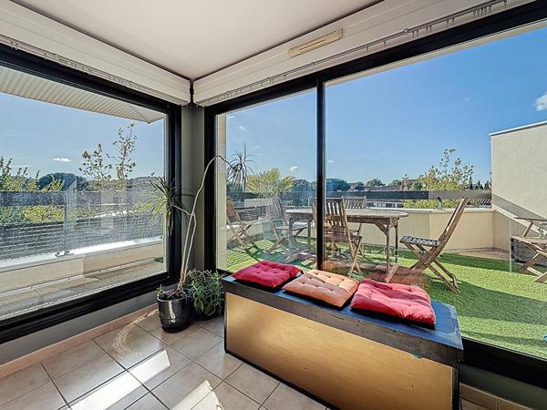 CASTANET-TOLOSAN -DERNIER ÉTAGE-DUPLEX -LUMINEUX -VUE COTEAUX - TERRASSE - GARAGE