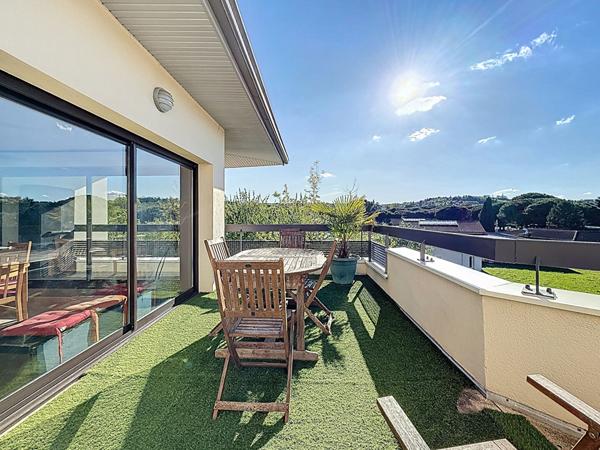 CASTANET-TOLOSAN -DERNIER ÉTAGE-DUPLEX -LUMINEUX -VUE COTEAUX - TERRASSE - GARAGE