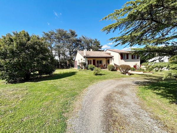 Maison 6 pièce(s) 182 m² sur 1505 m² de terrain avec double garage