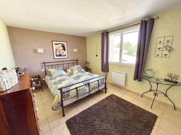 Maison 6 pièce(s) 182 m² sur 1505 m² de terrain avec double garage