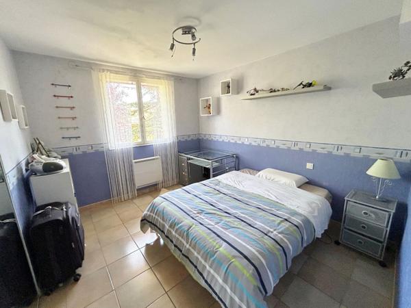 Maison 6 pièce(s) 182 m² sur 1505 m² de terrain avec double garage