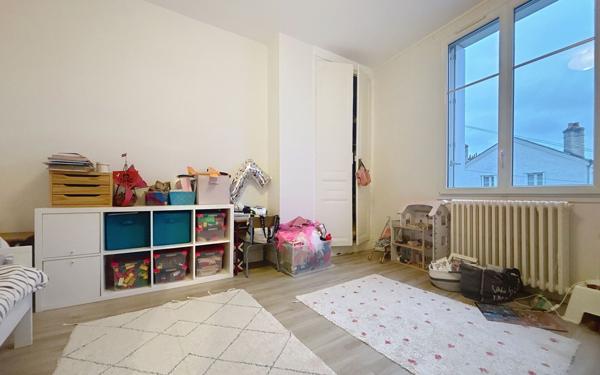 Maison à vendre    4 pièces •  Tours