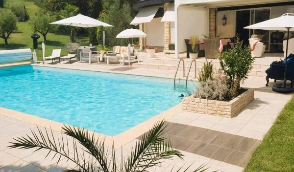 GANNAT 03800 – EXCEPTIONAL ESTATE WITH PRIVATE NATURAL PARK AND ARCHITECT-DESIGNED VILLA