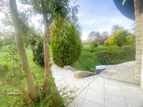 GANNAT 03800 – EXCEPTIONAL ESTATE WITH PRIVATE NATURAL PARK AND ARCHITECT-DESIGNED VILLA