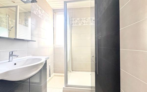 Appartement à vendre    4 pièces • 63 m2 Marseille 9