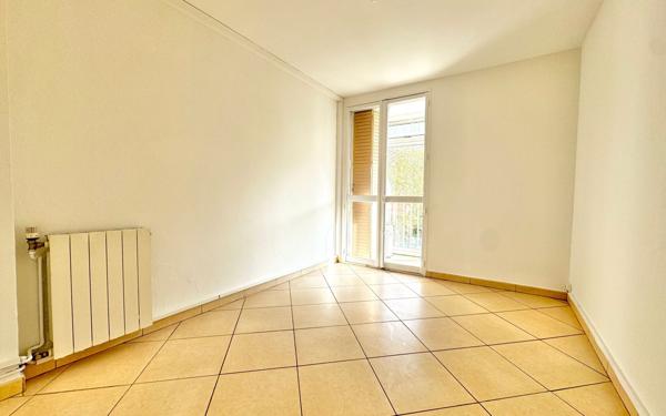 Appartement à vendre    4 pièces • 63 m2 Marseille 9