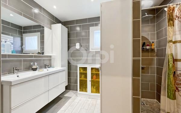 Maison à vendre    7 pièces • 152,50 m2 Guichainville