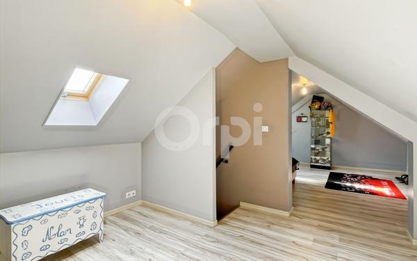 Maison à vendre    7 pièces • 152,50 m2 Guichainville