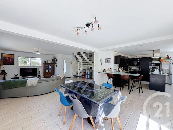 Maison à vendre  7 pièces - 168 m 2   CHANTEPIE  - 35
