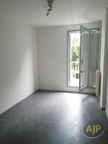 Vente appartement Saintes : 133 200 € - AJP Immobilier Saintes
