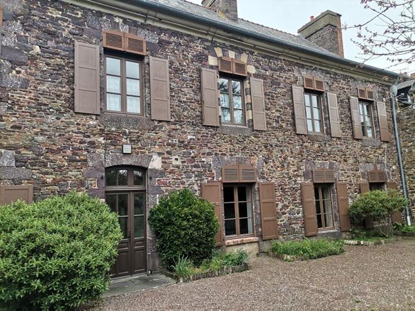 Maison à vendre à Montfort-sur-Meu en Ille-et-Vilaine (35160), ref : 048-V1010M