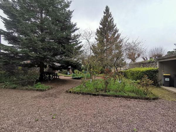 Maison à vendre à Montfort-sur-Meu en Ille-et-Vilaine (35160), ref : 048-V1010M