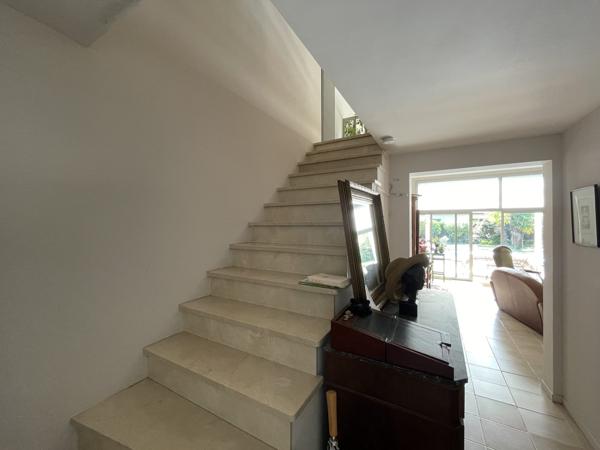 Demeure Familiale avec Piscine et Garage