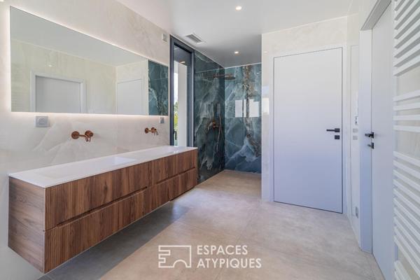 Villa Contemporaine avec piscine miroir