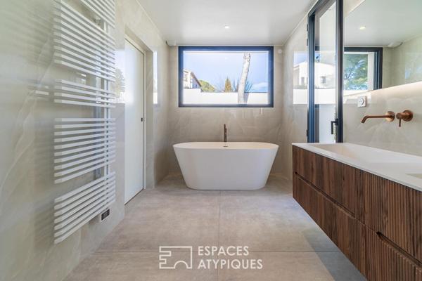 Villa Contemporaine avec piscine miroir
