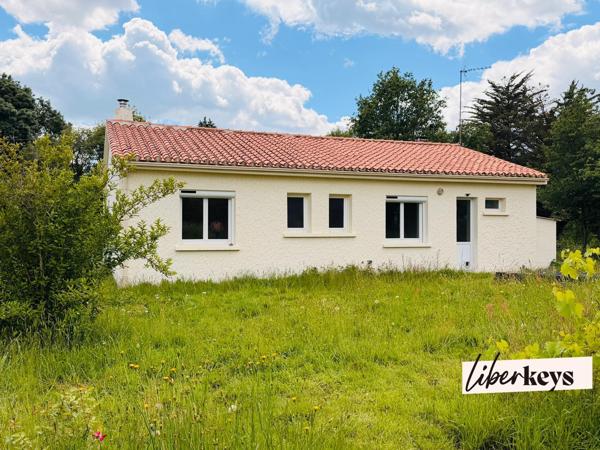 Charme & nature : maison rénovée dans un environnement privilégié Élégante maison de campagne aux portes de la 4 voies