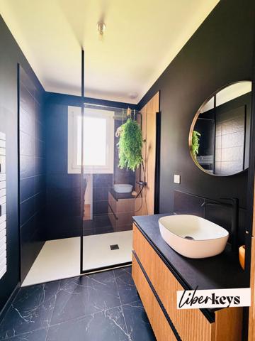 Charme & nature : maison rénovée dans un environnement privilégié Élégante maison de campagne aux portes de la 4 voies