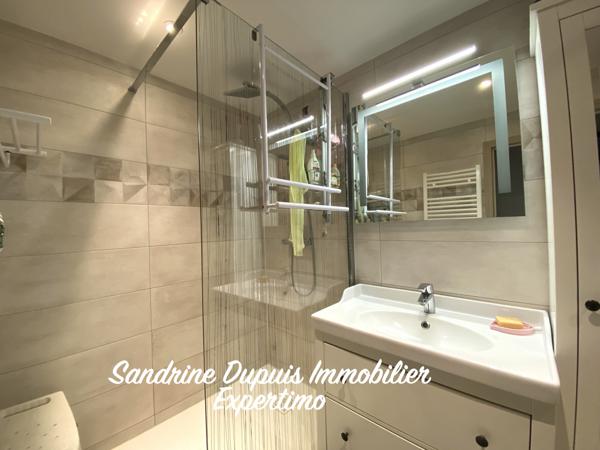 Appartement 3 pièces Rénové à neuf en dernier étage