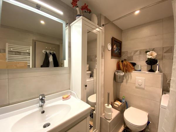 Appartement 3 pièces Rénové à neuf en dernier étage