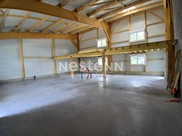 A LOUER local d'activité de 200 m2 sur Plougoumelen