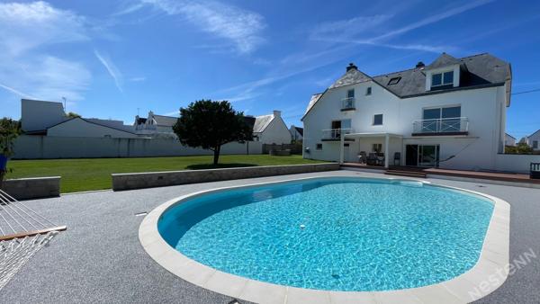 QUIBERON - Propriété des années 30 rénovée de 218 m² avec piscine