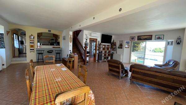 QUIBERON - Propriété des années 30 rénovée de 218 m² avec piscine