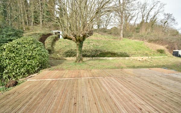 Maison à vendre    7 pièces •  Villieu-Loyes-Mollon