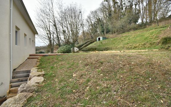 Maison à vendre    7 pièces •  Villieu-Loyes-Mollon