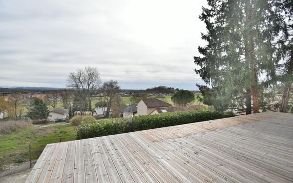 Maison à vendre    7 pièces •  Villieu-Loyes-Mollon