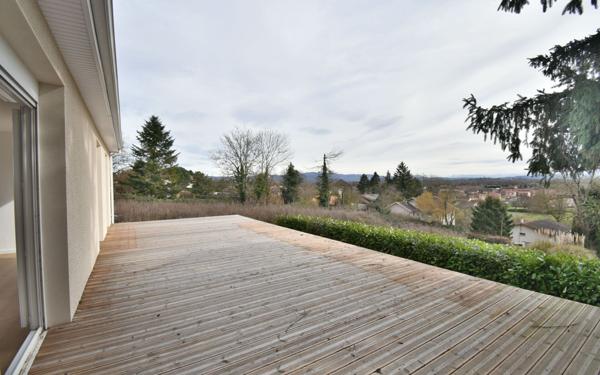 Maison à vendre    7 pièces •  Villieu-Loyes-Mollon