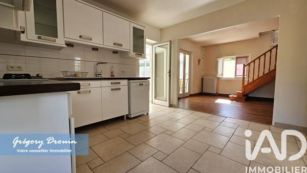 Maison à vendre 8 pièces 212 m² Faÿ-lès-Nemours