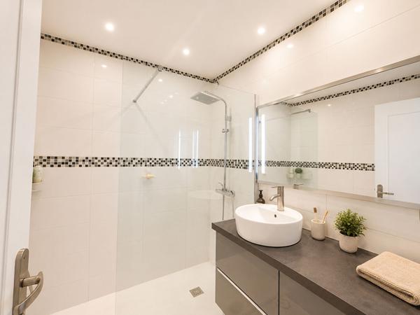  Nouveau !Appartement  Traversant Le Cannet 3 pièce(s) 64 m2