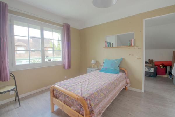 Maison Antony 7 pièces 155.73 m2, 5 chambres + dressing et bureau