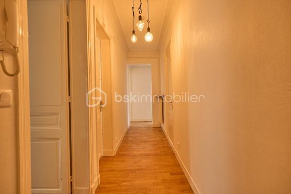 Local d activites de 80 m²