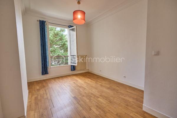 Local d activites de 80 m²