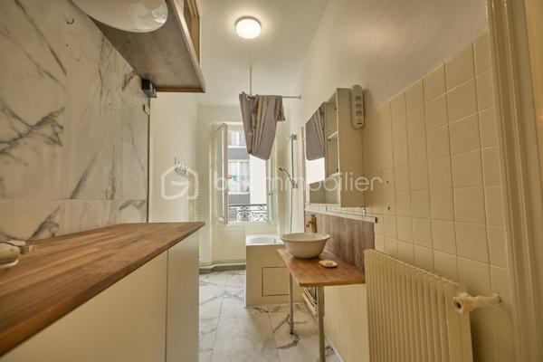 Local d activites de 80 m²