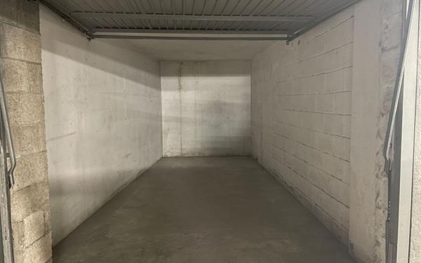 Stationnement à vendre    13,07 m2 Paris 11